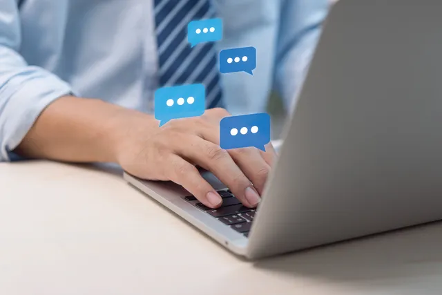 Car Dealer Live Chat: How Dealerships Turn Website Visitors Into Buyers